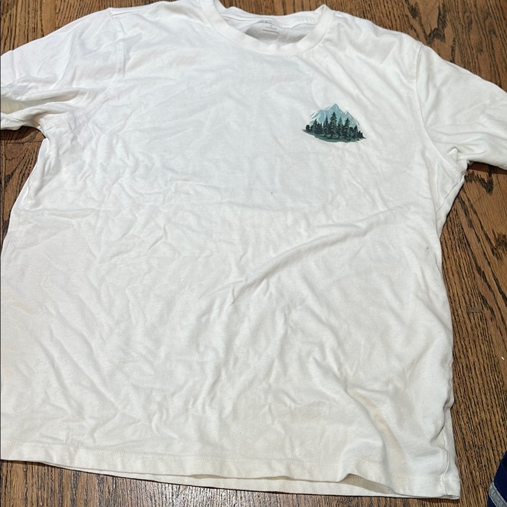 Old Navy White and Green Short Sleeve Tee